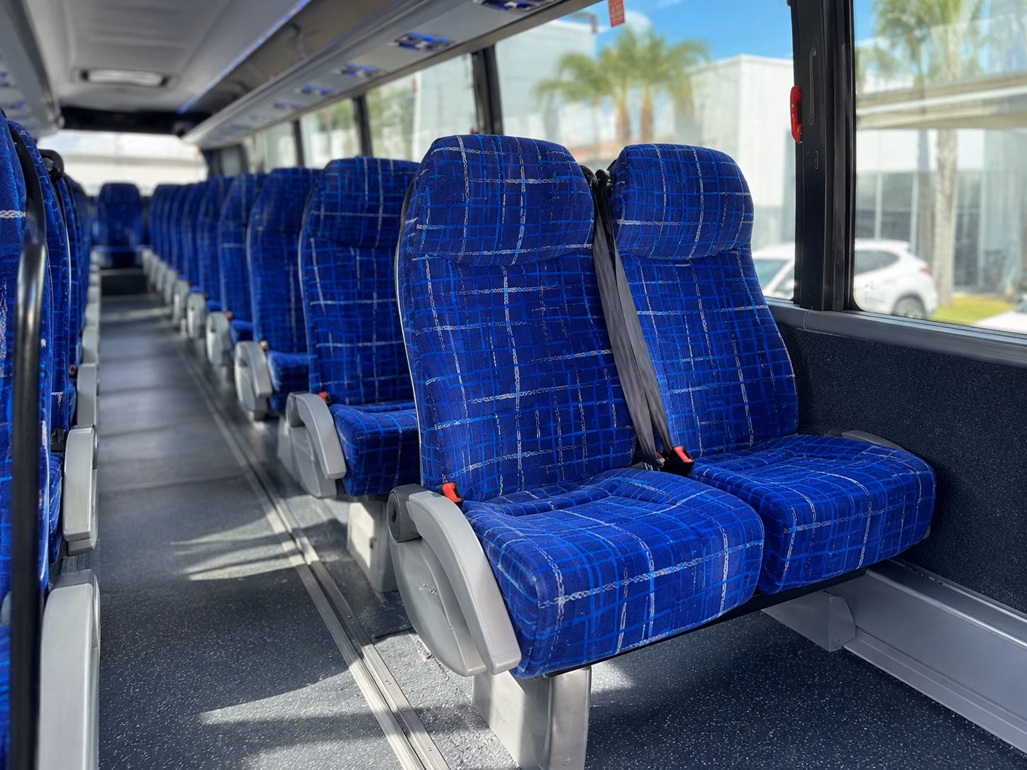 choose the right bus size for your day trip to chahinkapa zoo in wahpeton