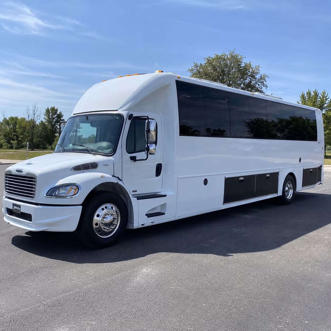 moorhead 40 passenger party bus