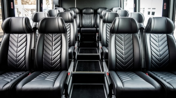 35 passenger minibus rental fargo